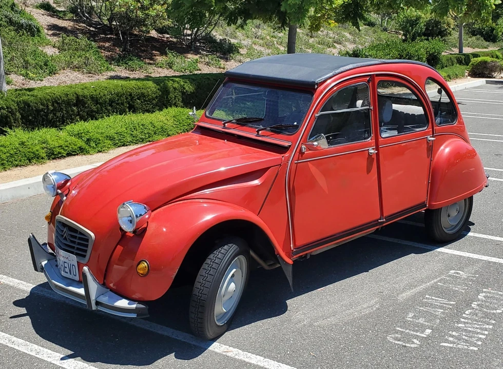 Citroen 2CV - Image 10 of 31
