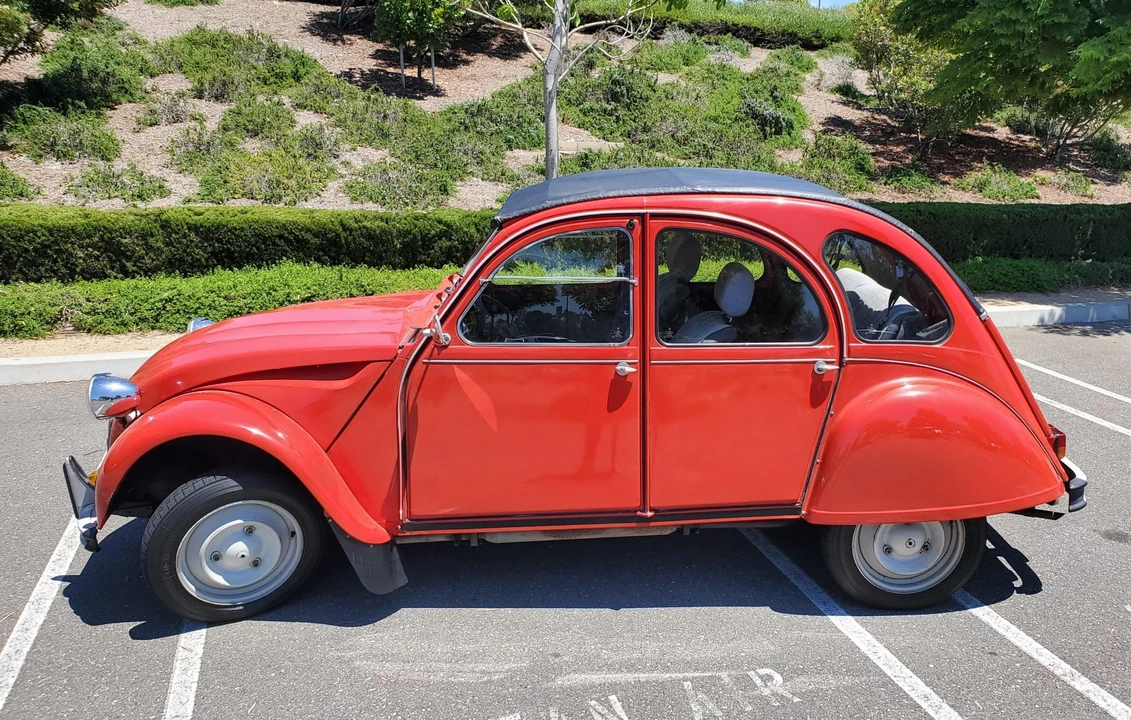 Citroen 2CV - Image 17 of 31