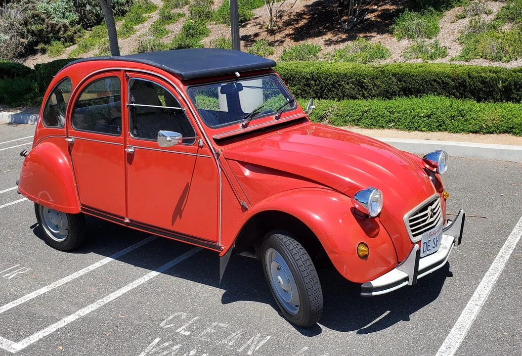 Citroen 2CV - Image 11 of 31