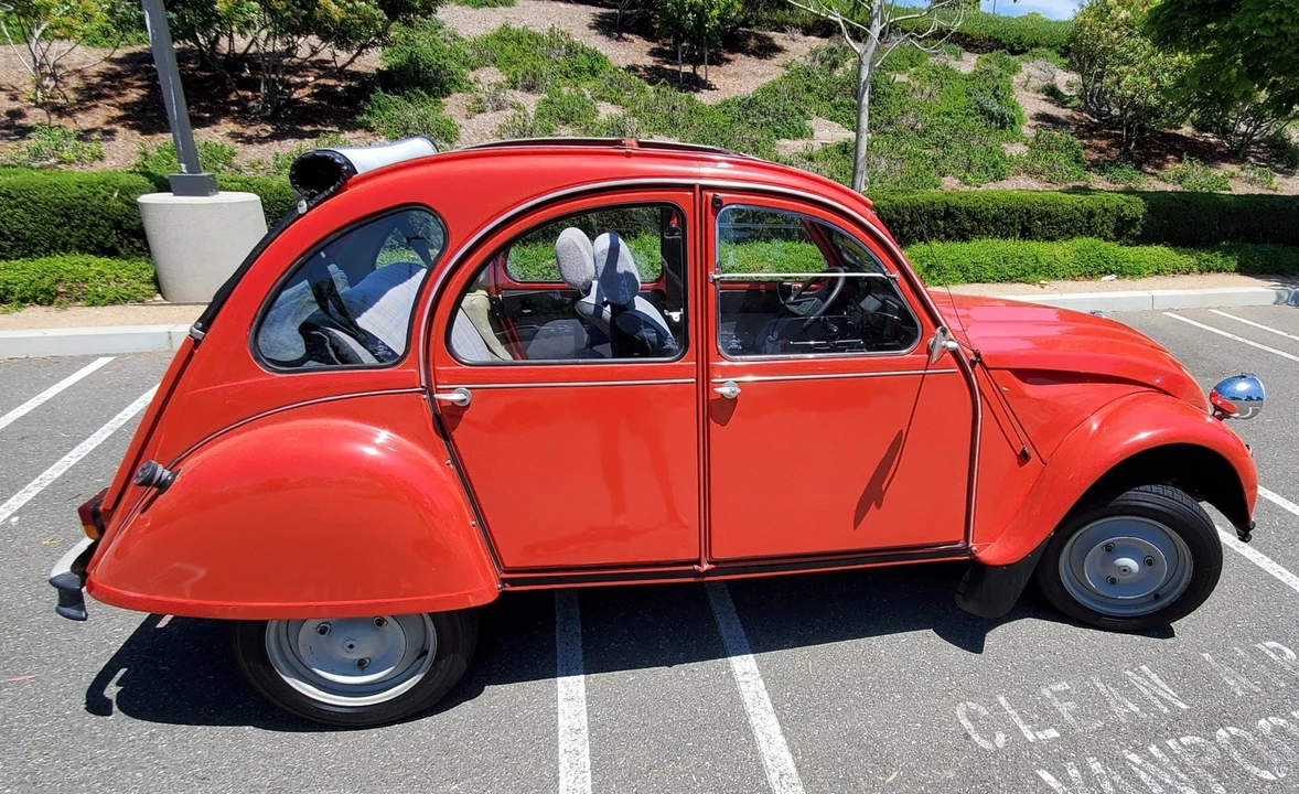 Citroen 2CV - Image 23 of 31