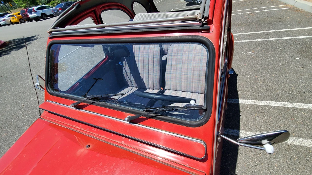 Citroen 2CV - Image 26 of 31