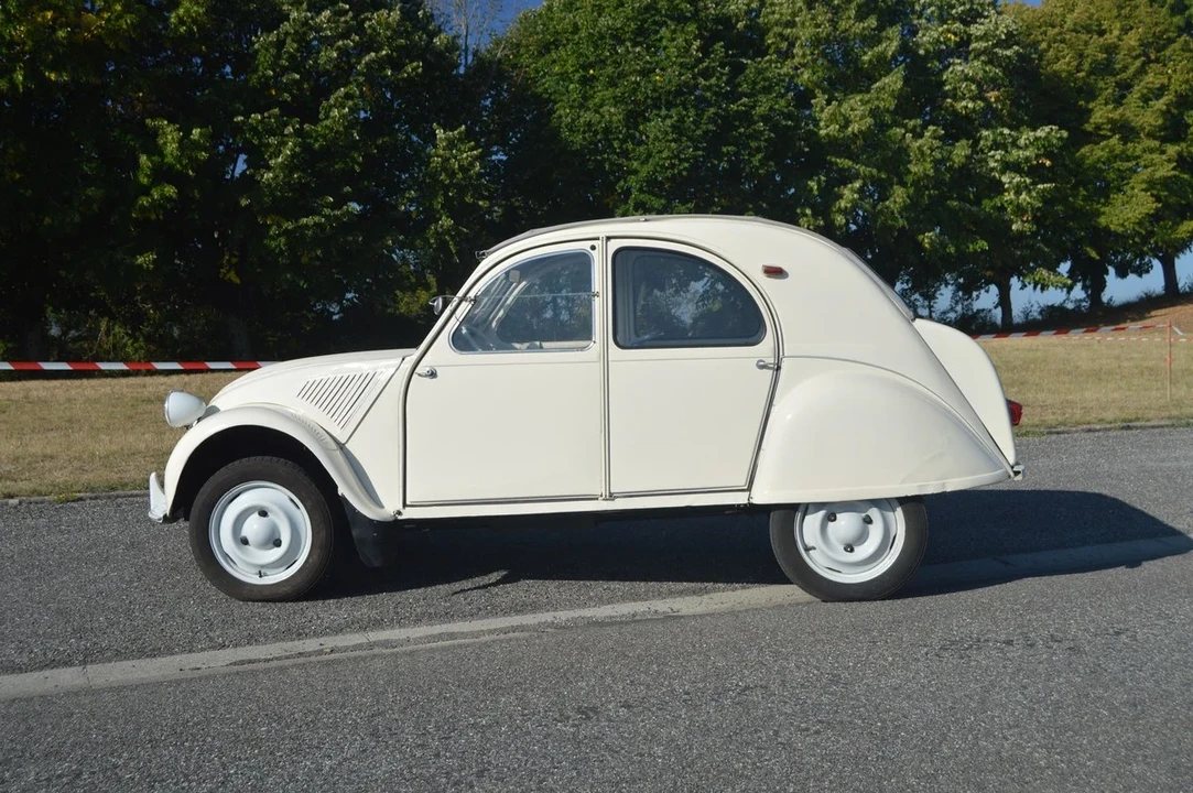 1955 Citroen 2CV - Image 14 of 31