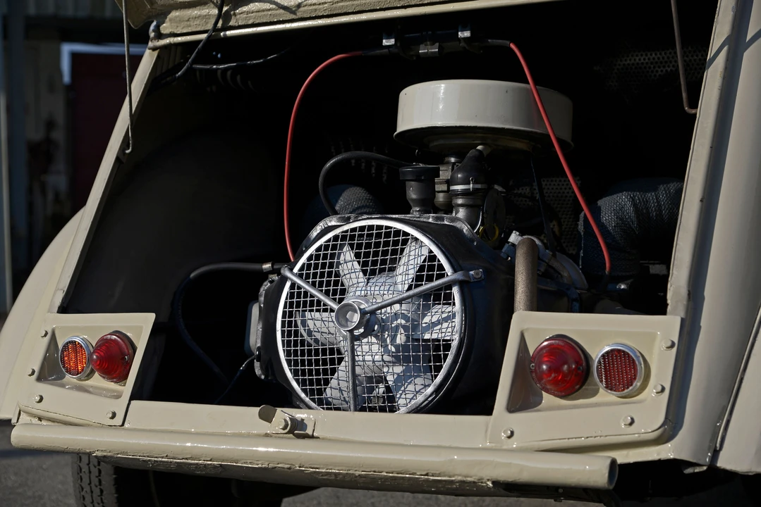 Citroen 2CV Sahara - Image 7 of 13