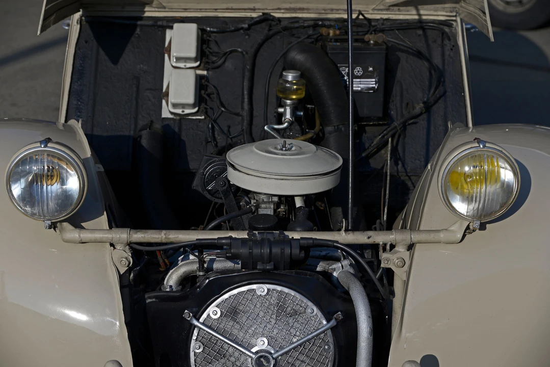 Citroen 2CV Sahara - Image 12 of 13