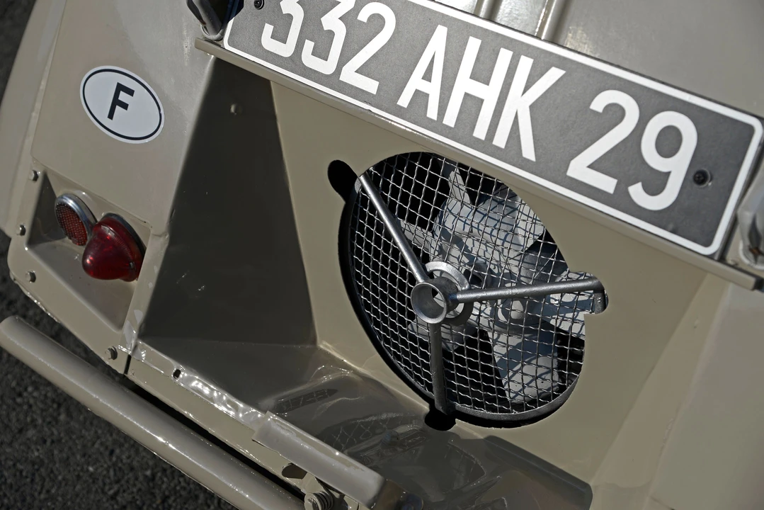 Citroen 2CV Sahara - Image 11 of 13