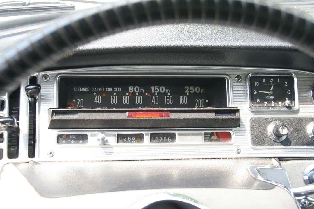Citroen DS21 - Image 15 of 17