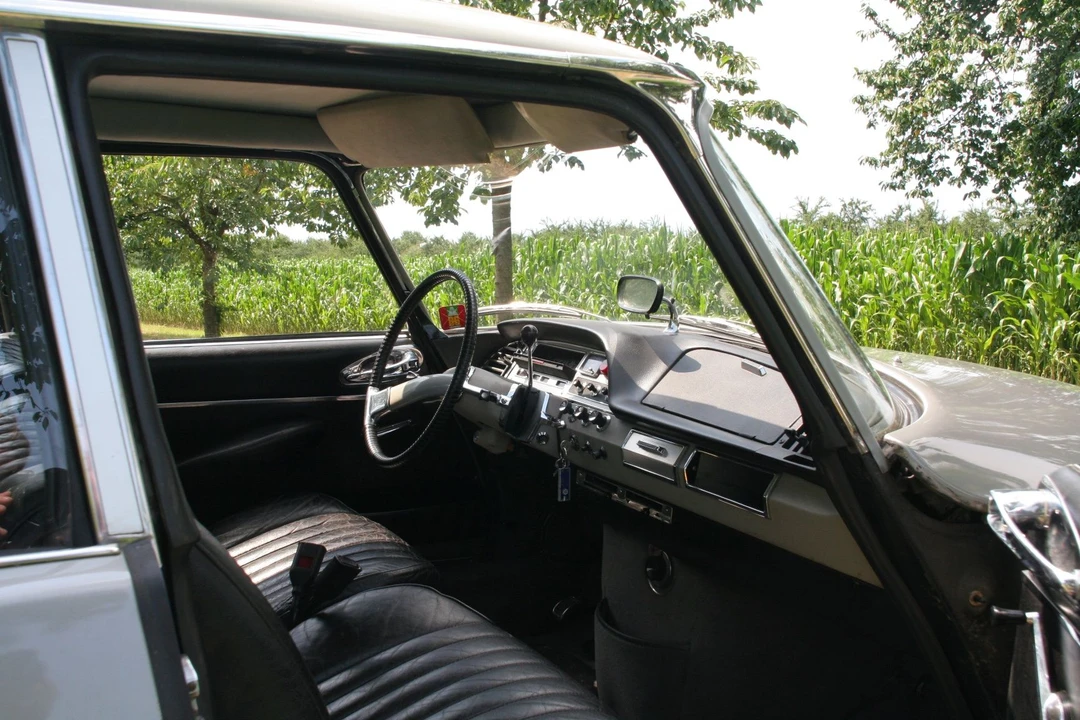 Citroen DS21 - Image 12 of 17