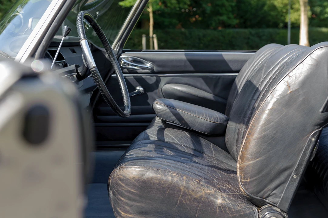 Citroen DS21 - Image 15 of 29