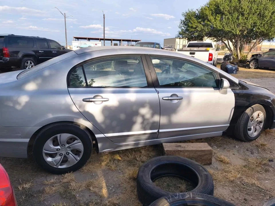 2009 Honda Civic 8th Gen - Image 3 of 6
