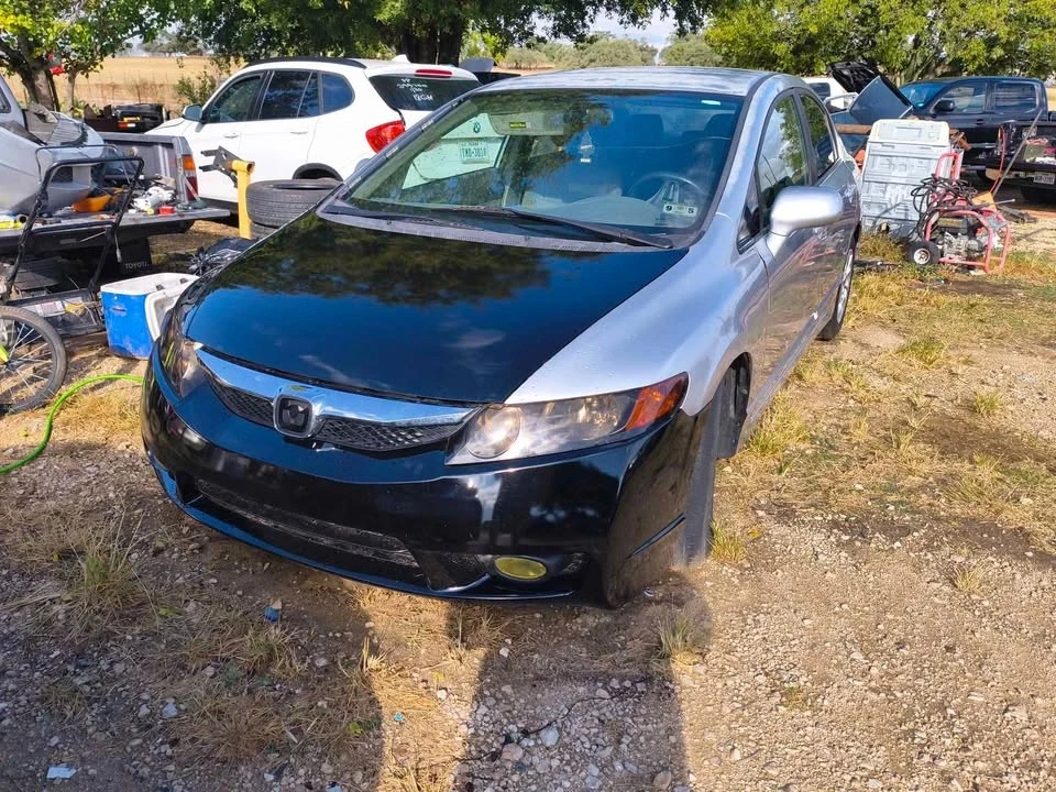 2009 Honda Civic 8th Gen - Image 2 of 6