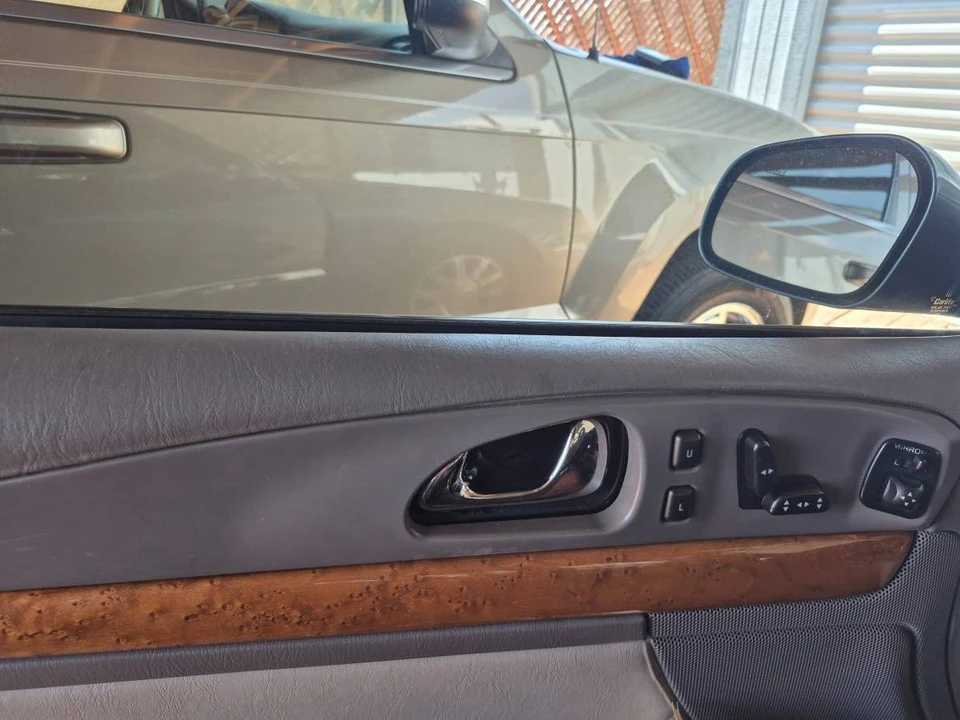 1999 Lincoln Continental 9th Gen - Image 13 of 15