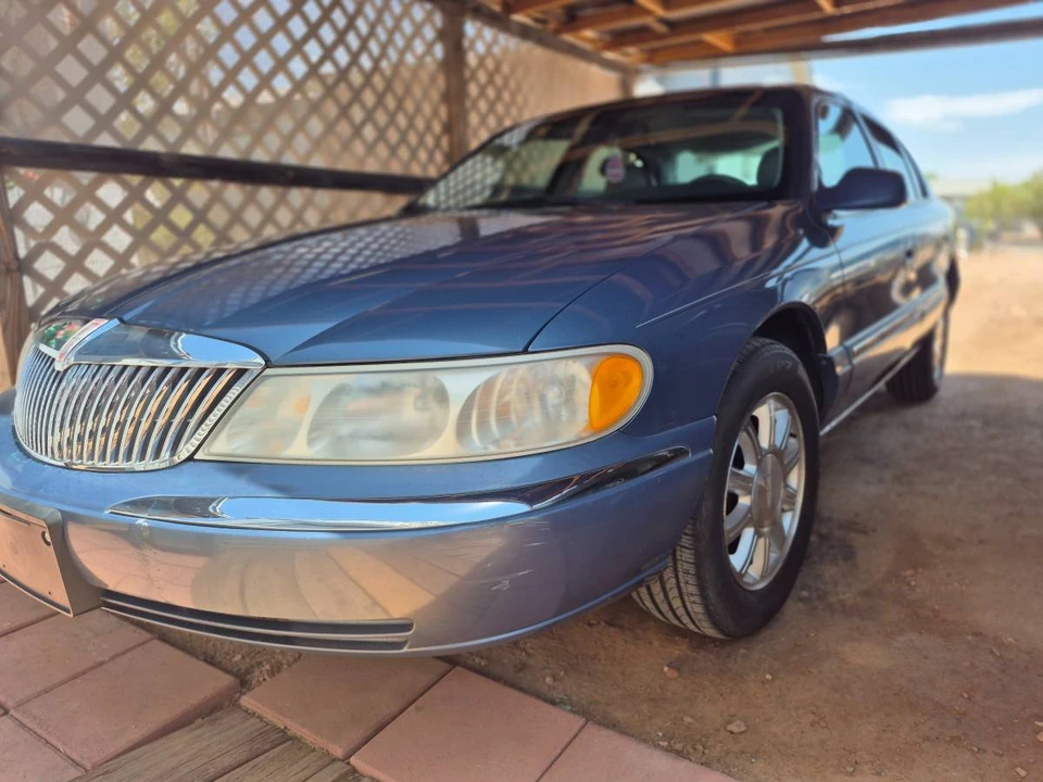 1999 Lincoln Continental 9th Gen - Image 2 of 15
