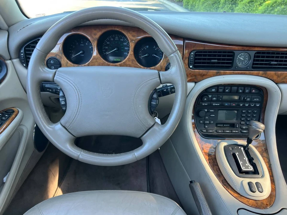 2000 Jaguar X308 XJ - Image 13 of 23