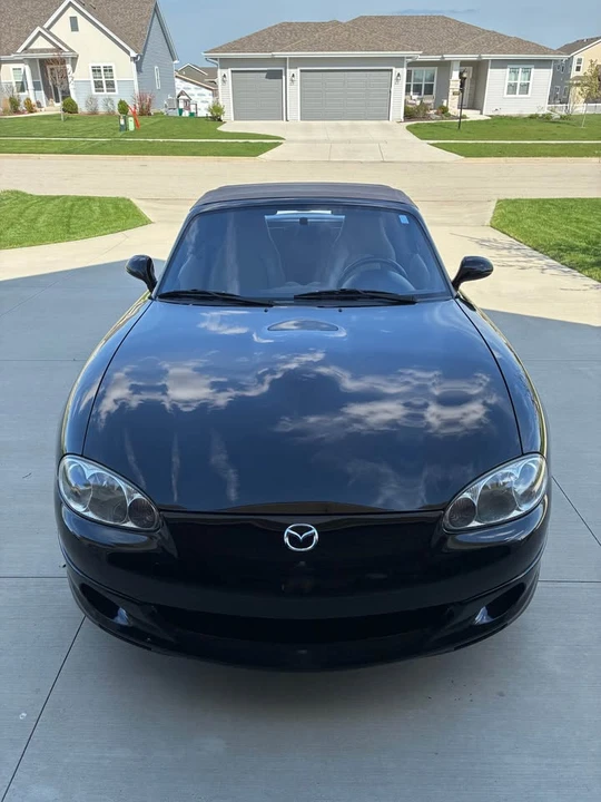 2001 Mazda NB MX-5 Miata - Image 2 of 10