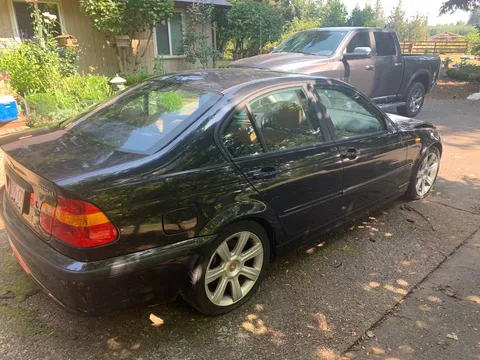 2003 BMW 325i Sedan