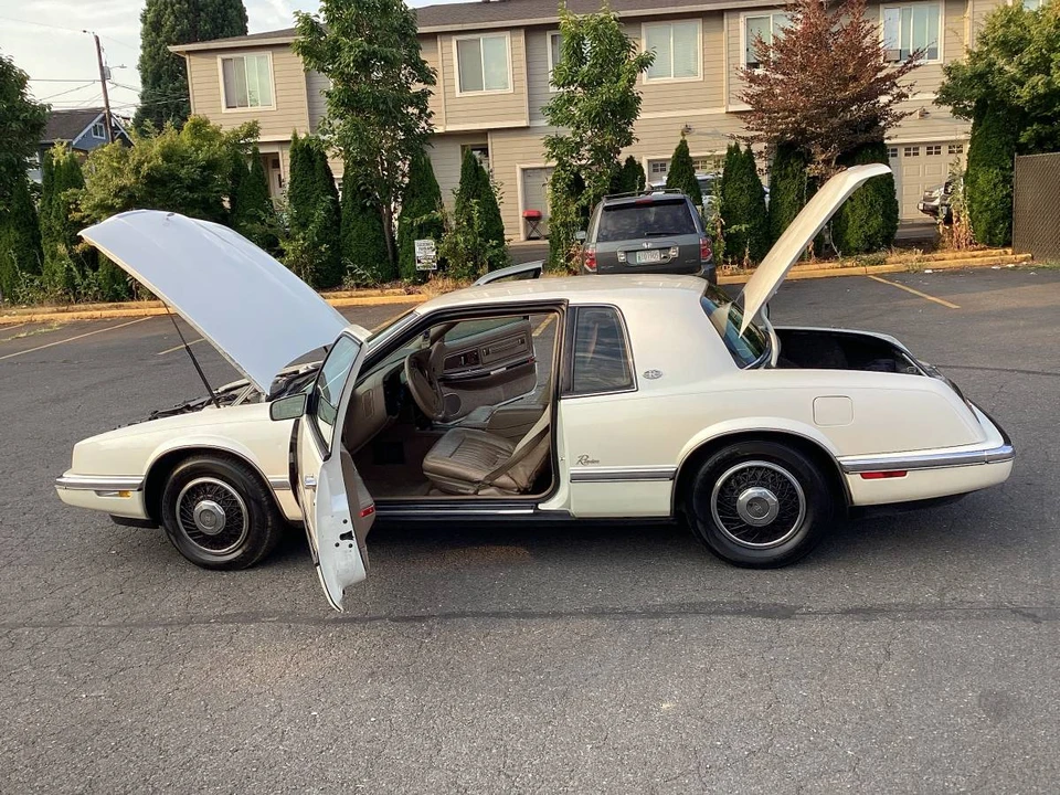 1992 Buick Riviera 4th-7th Gen - Image 18 of 18