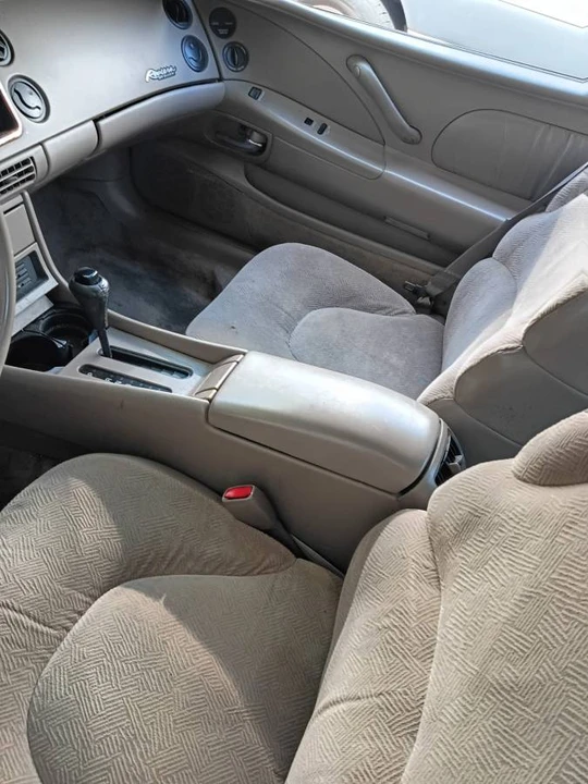 1998 Buick Riviera 8th Gen - Image 7 of 8