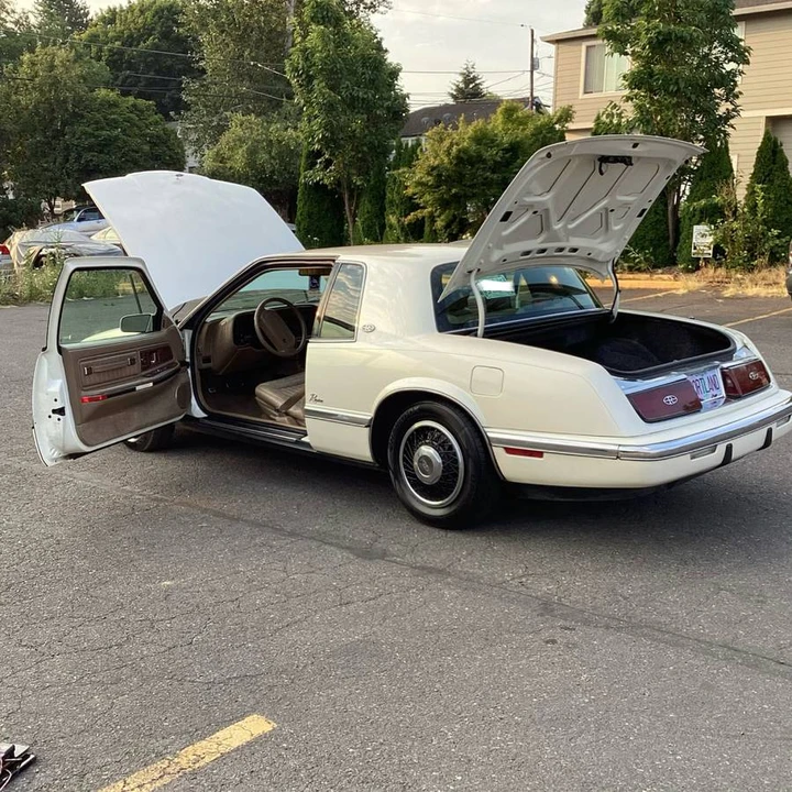 1992 Buick Riviera 4th-7th Gen - Image 9 of 18