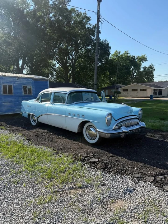 Buick Roadmaster - Image 3 of 10