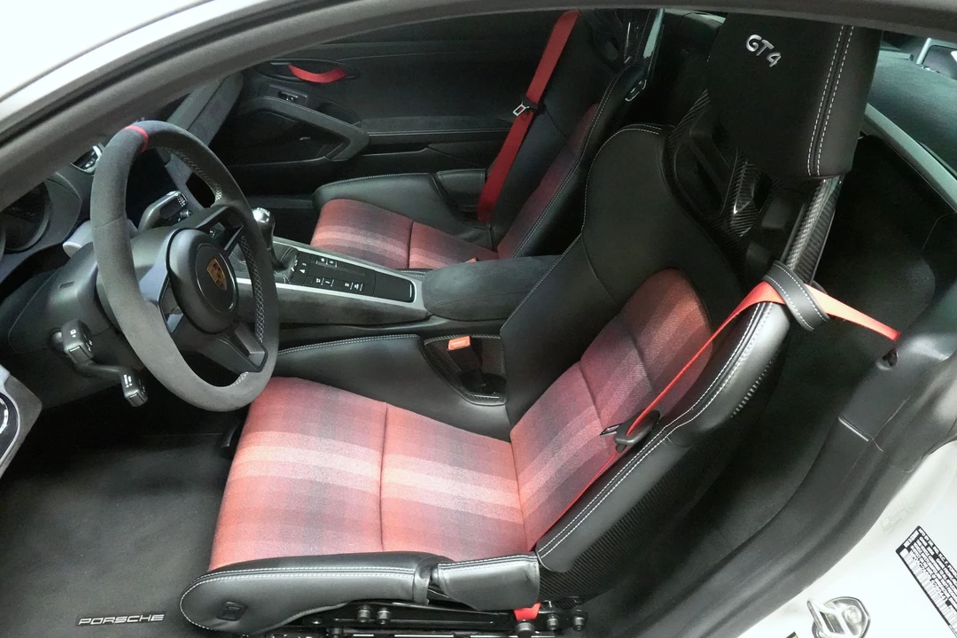 2016 Parts & Memorabilia Seats & Interior - Image 5 of 7