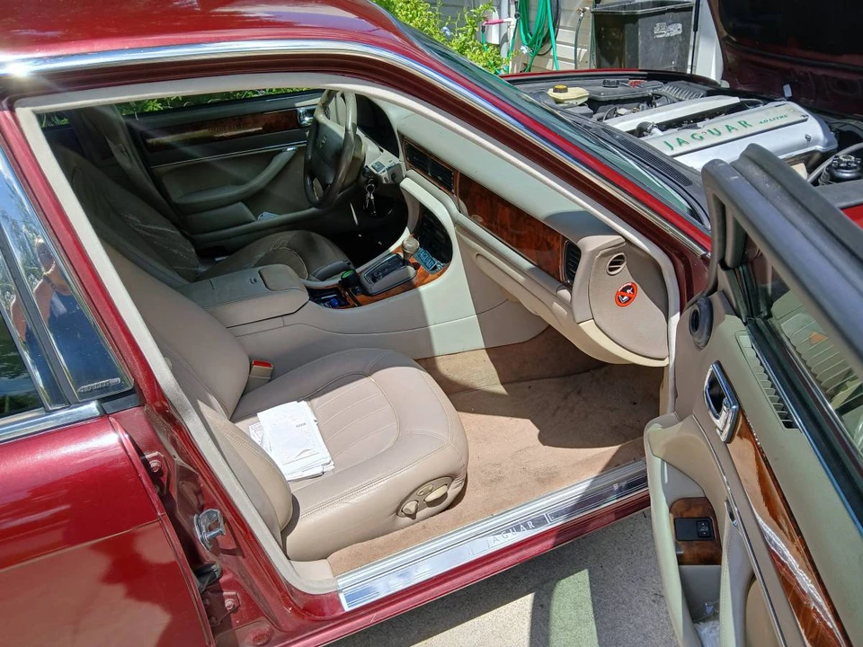1997 Jaguar X300 XJ - Image 9 of 9