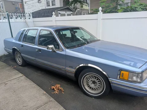1983 Lincoln Mark VI