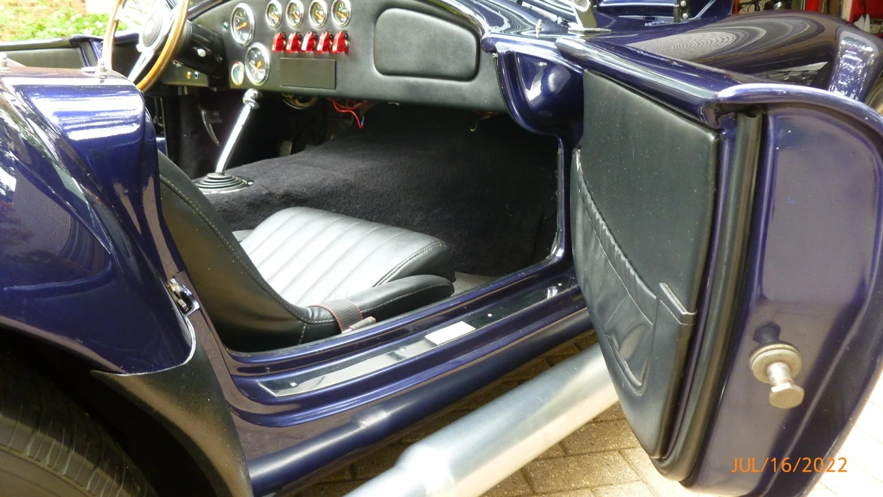 Shelby Cobra Replica - Image 18 of 31