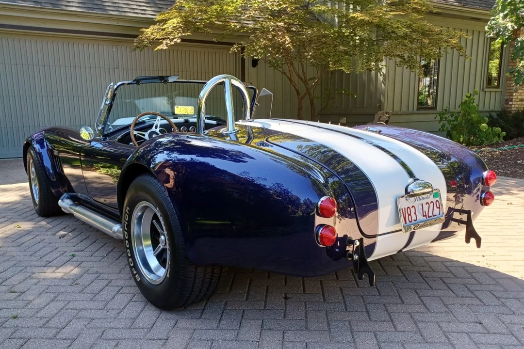 Shelby Cobra Replica - Image 9 of 31