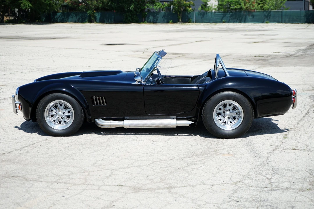 Shelby Cobra Replica - Image 8 of 31