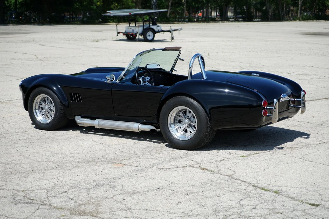 Shelby Cobra Replica - Image 11 of 31