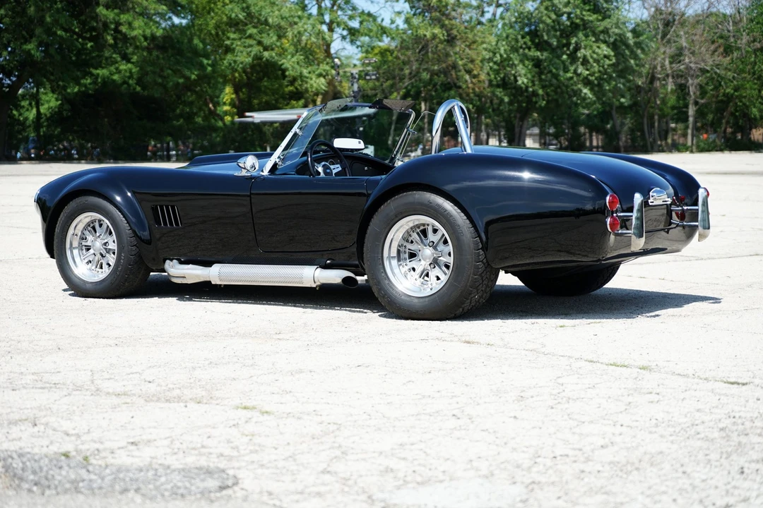 Shelby Cobra Replica - Image 10 of 31