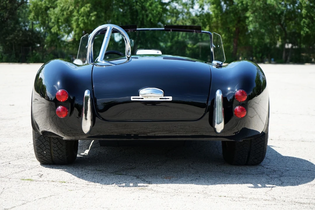Shelby Cobra Replica - Image 15 of 31