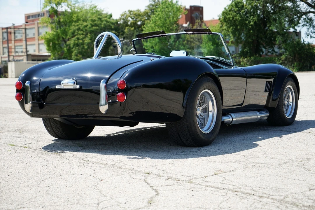 Shelby Cobra Replica - Image 17 of 31