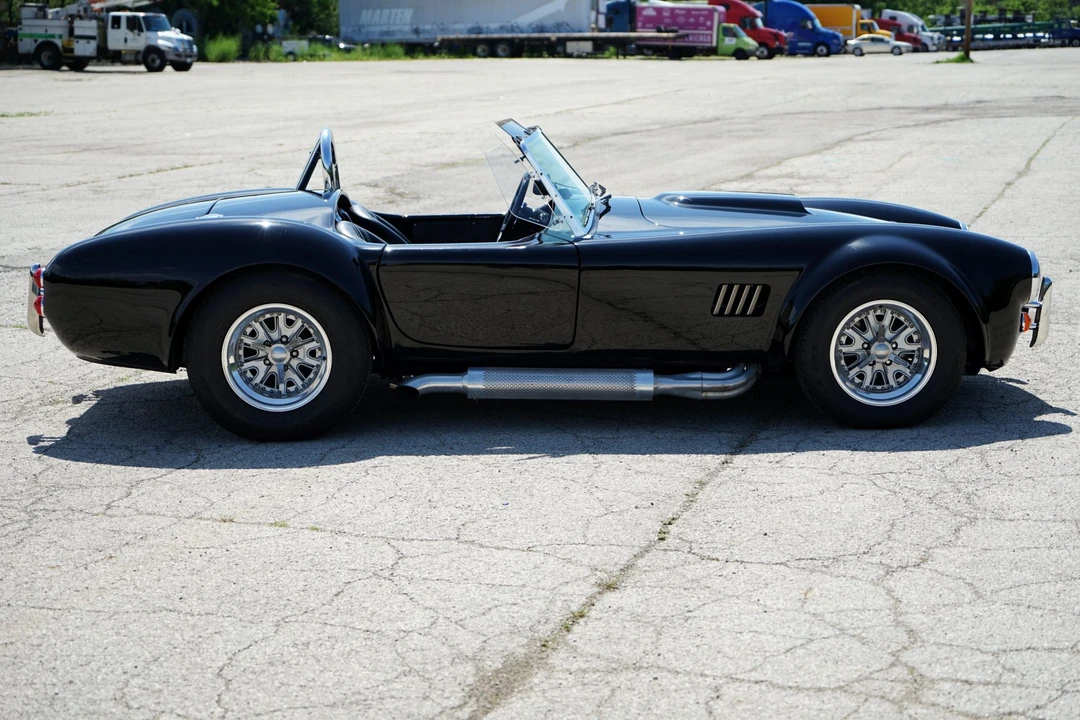 Shelby Cobra Replica - Image 20 of 31
