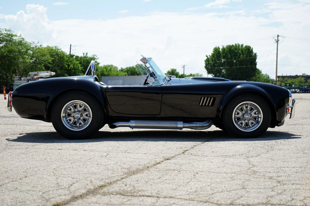Shelby Cobra Replica - Image 21 of 31