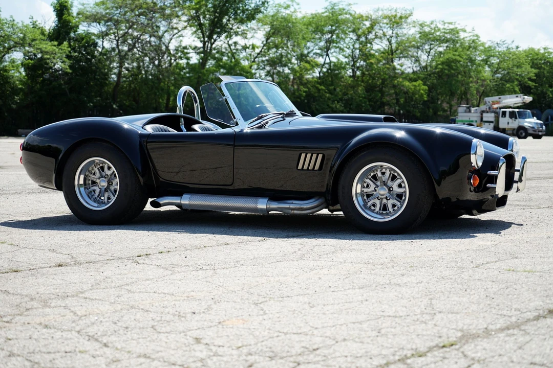 Shelby Cobra Replica - Image 23 of 31