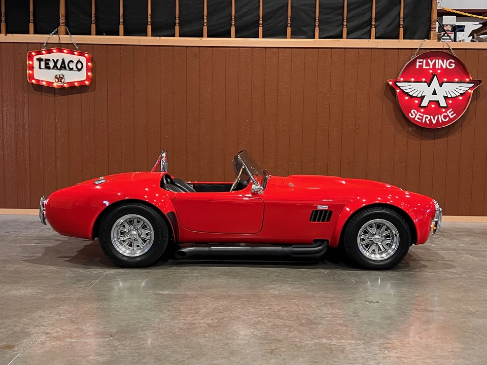 Shelby Cobra Replica - Image 16 of 31