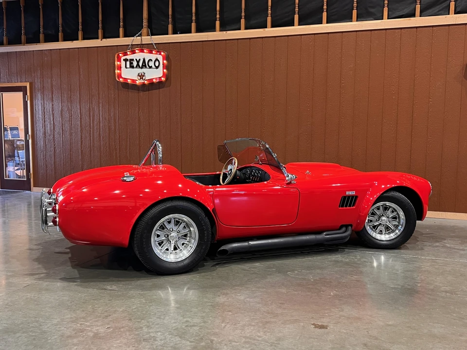 Shelby Cobra Replica - Image 15 of 31