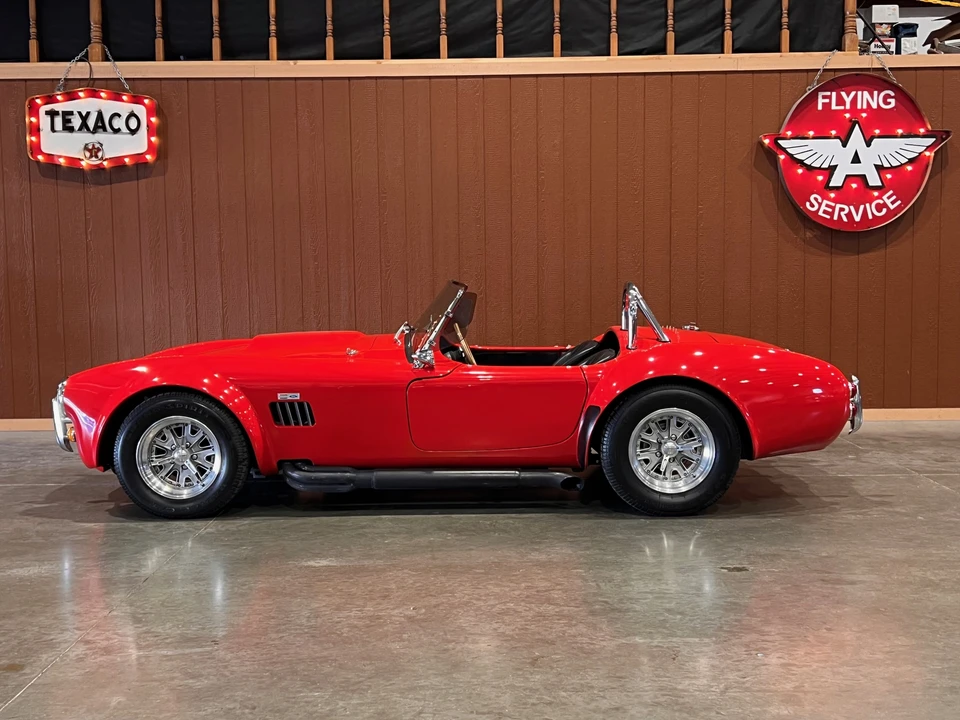 Shelby Cobra Replica - Image 8 of 31