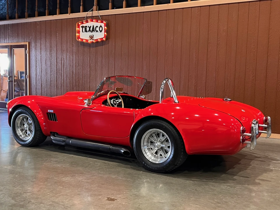 Shelby Cobra Replica - Image 9 of 31