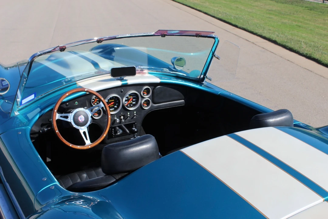 Shelby Cobra Replica - Image 25 of 31