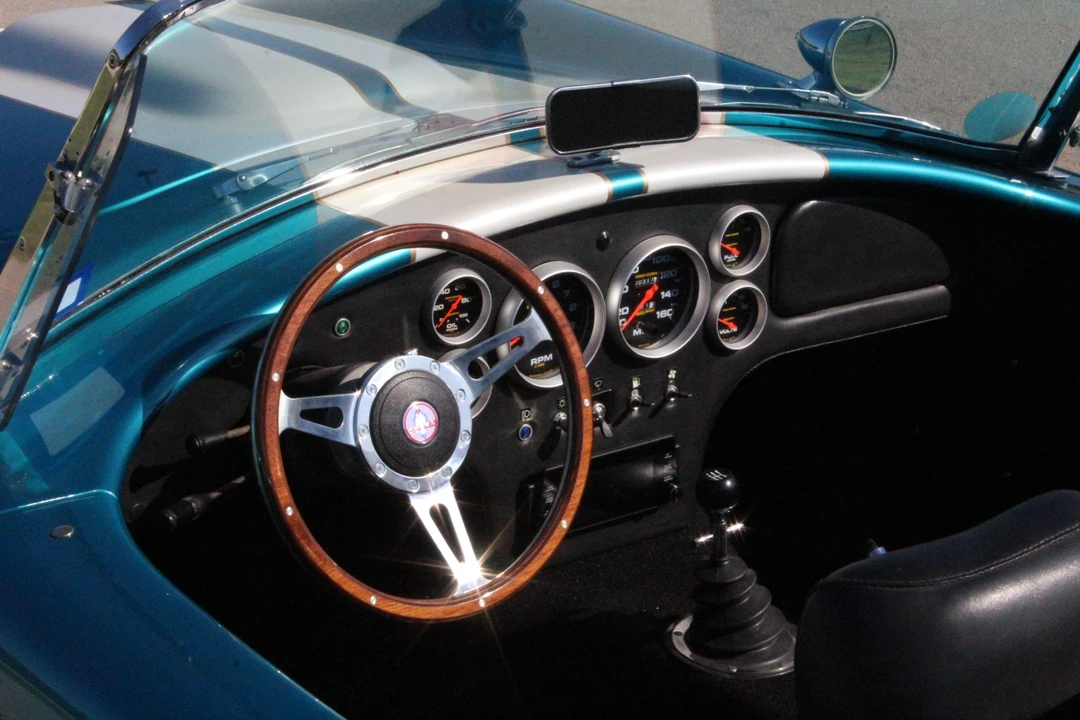 Shelby Cobra Replica - Image 27 of 31