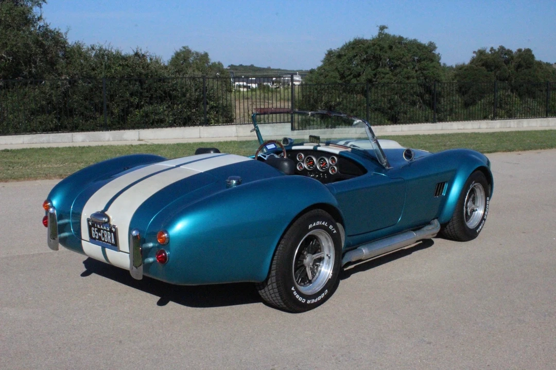 Shelby Cobra Replica - Image 8 of 31