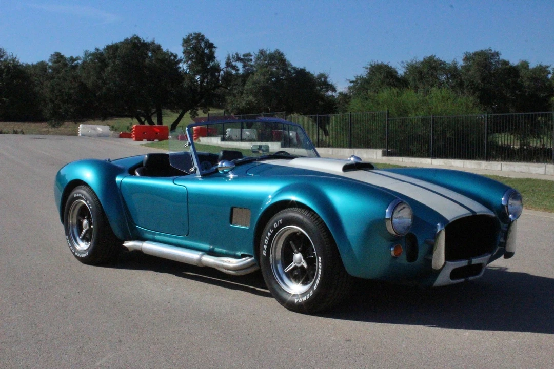 Shelby Cobra Replica - Image 10 of 31