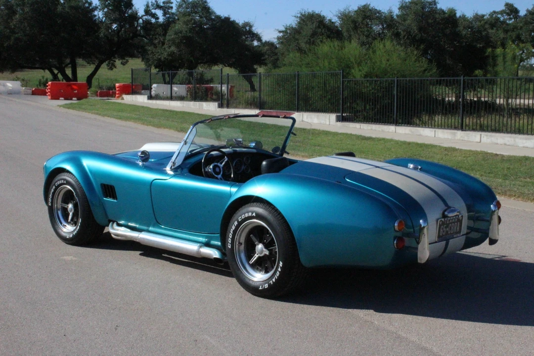 Shelby Cobra Replica - Image 3 of 31