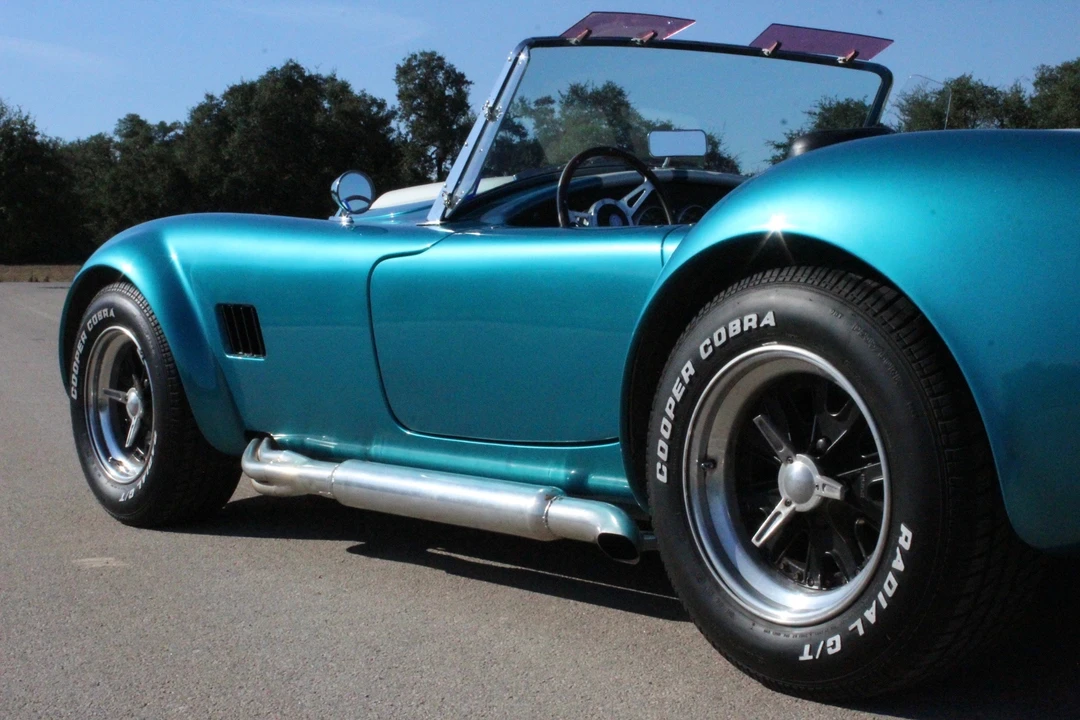 Shelby Cobra Replica - Image 17 of 31