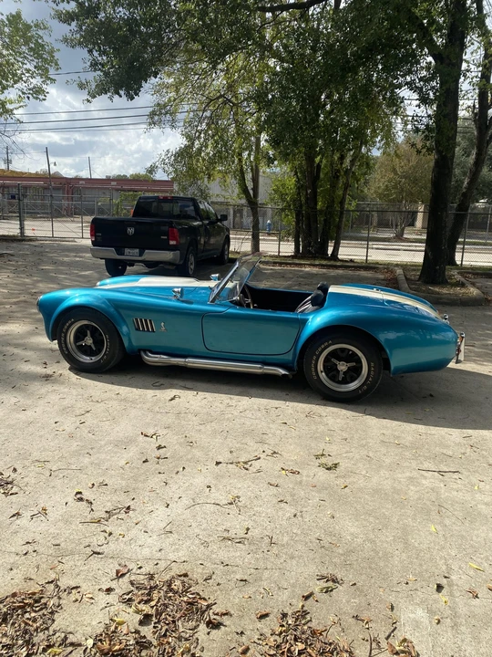 Shelby Cobra Replica - Image 9 of 31