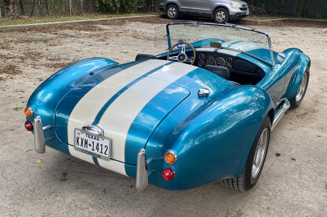 Shelby Cobra Replica - Image 15 of 31