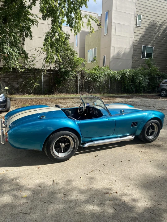 Shelby Cobra Replica - Image 17 of 31