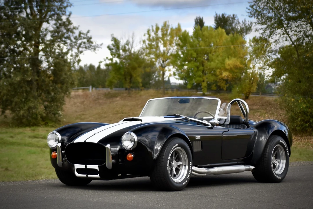 Shelby Cobra Replica - Image 9 of 31